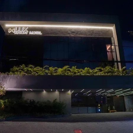 Lux Resort Motel-2