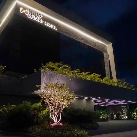 Lux Resort Motel-3